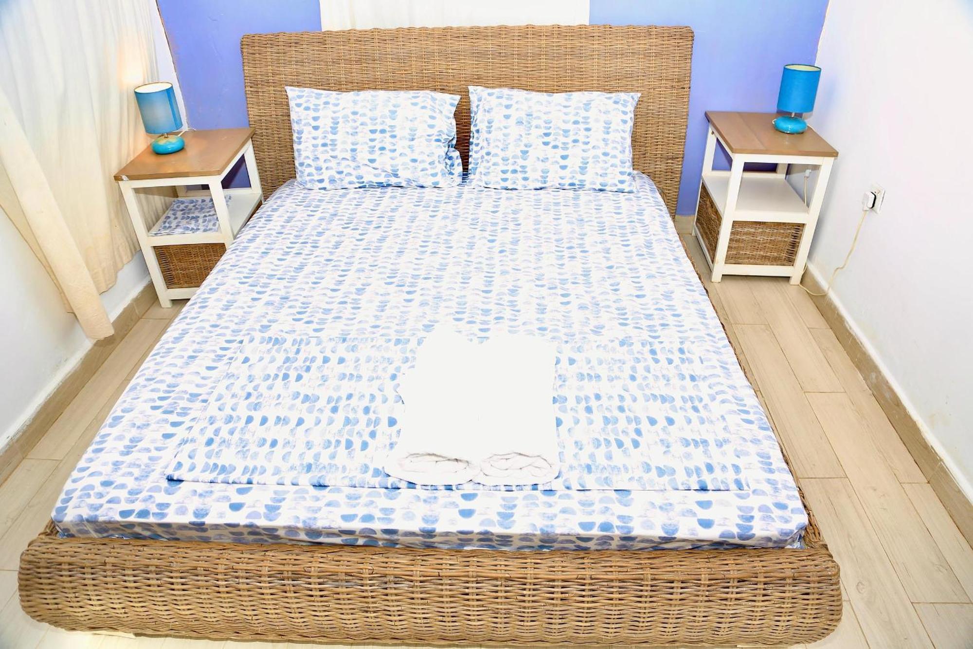 Coastalcharms Apartment *